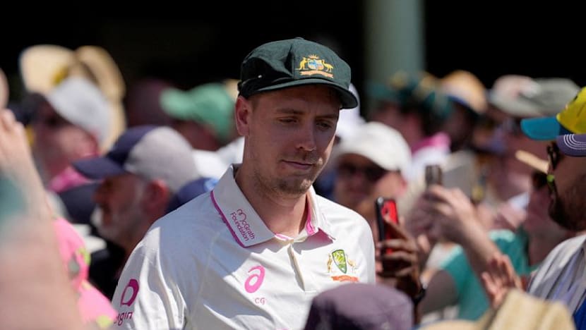 Bangladesh make bright start, Australia 74-4 at lunch in first test