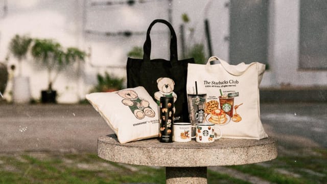 Starbucks联名本地时装品牌　庆国庆，很local
