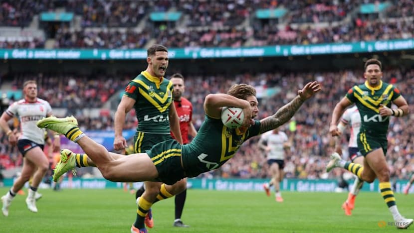 Rugby League-Rampant Australia crush England 26-6 at Wembley