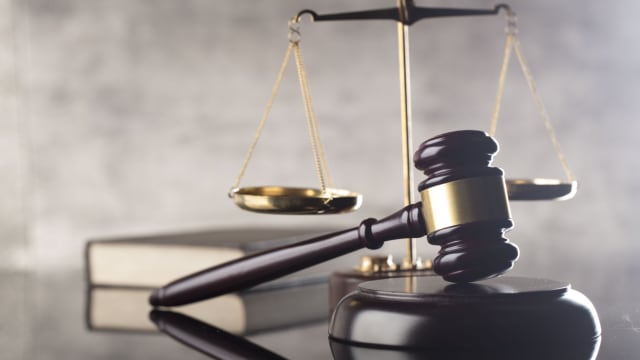 因未小心谨慎危险驾驶造成严重伤害 六人被控