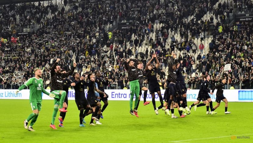 Ten-man Lazio score late own goal to gift Juventus 1-0 win