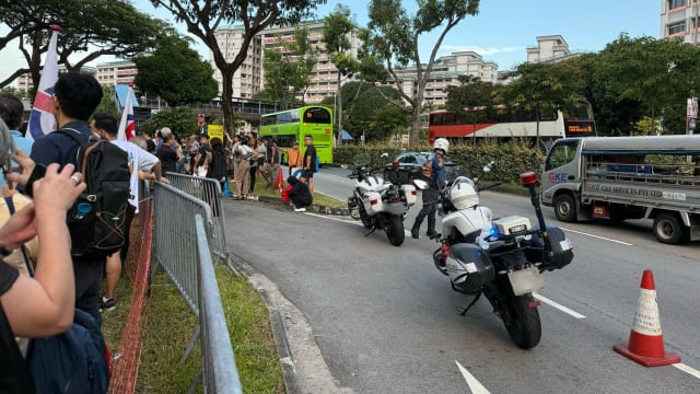 今晚多场群众大会 警方吁民众乘坐公共交通