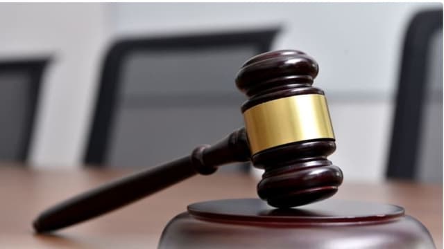 涉伪造供书 两名警方调查员被控