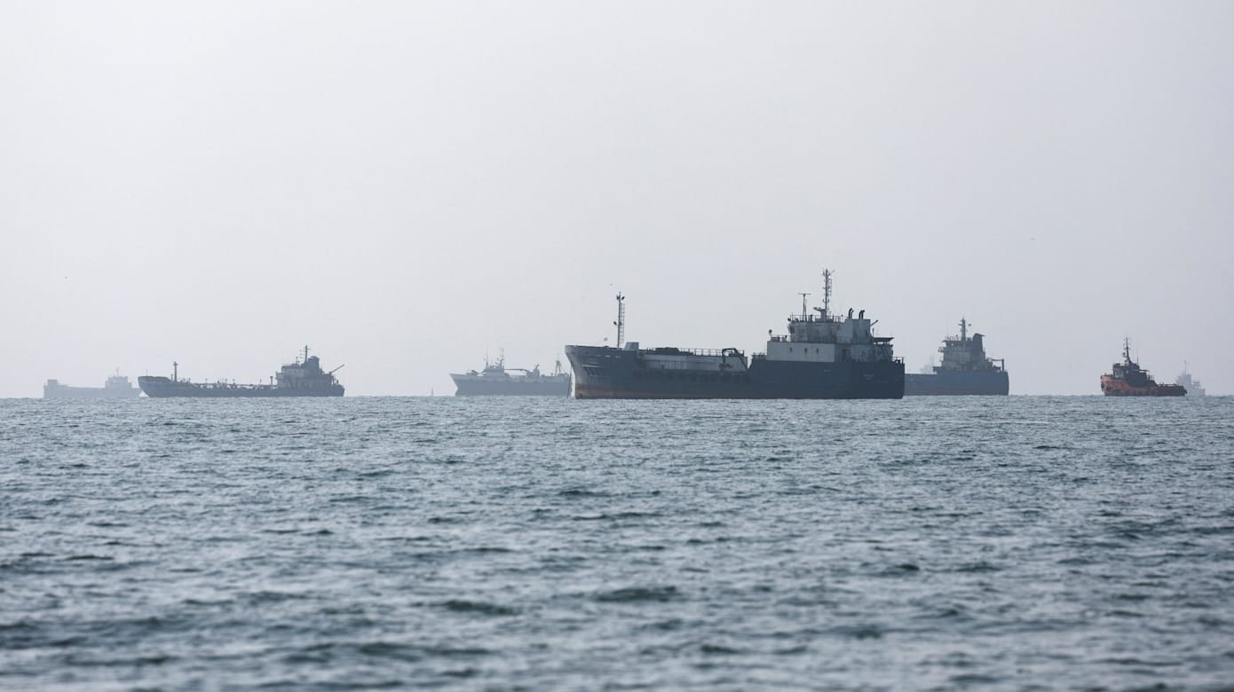 伊朗军方：霍峡南部美国通道已无法安全通行