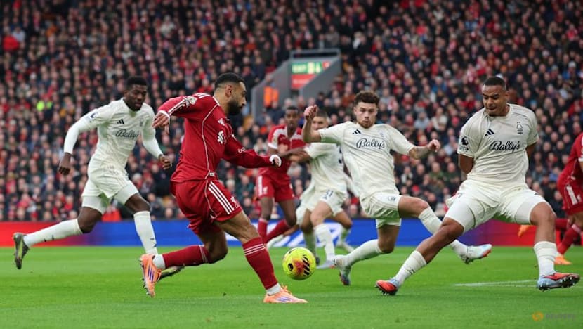 Liverpool slump continues, Man City lose, Chelsea move second