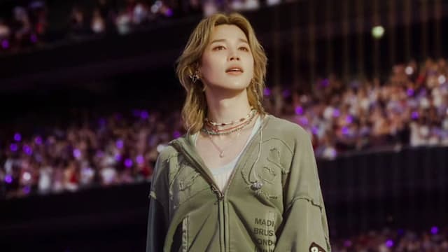 BTS Jimin美国演唱会走到观众席献吻！谁是这位幸运女粉丝？
