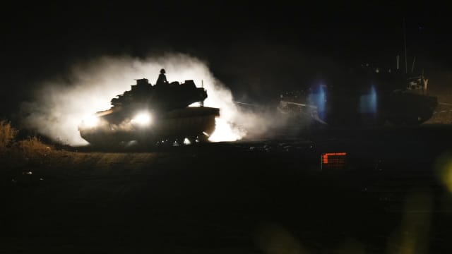 以色列继续空袭黎巴嫩首都 击毙15名真主党成员