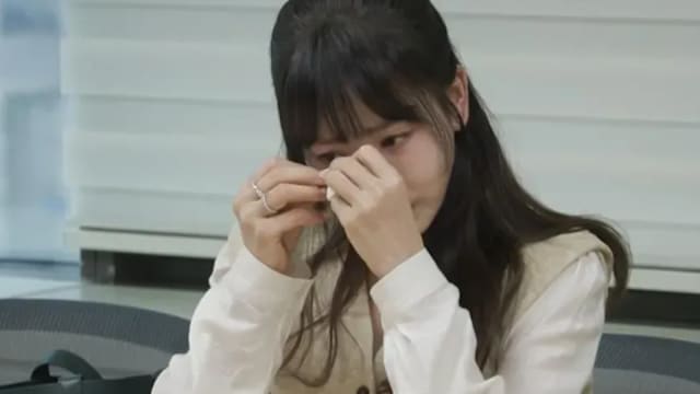 父亲过世留下93万债务，韩国女星崩溃求助