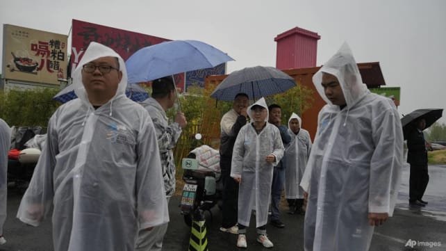 Heavy rains kill 5 in China's south, authorities issue disaster alerts