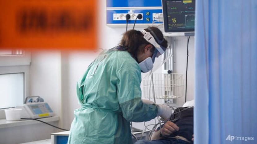 Polish hospitals struggle with surge of COVID-19 patients