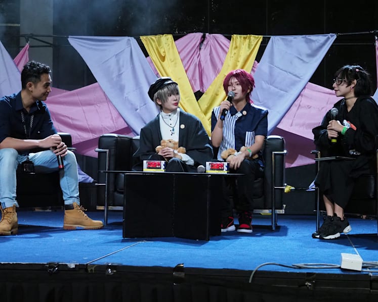 Police reach out to cosplayers, who are vulnerable to e-commerce and impersonation scams