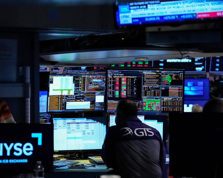 Dow edges to record as markets parse prospects for Hormuz deal