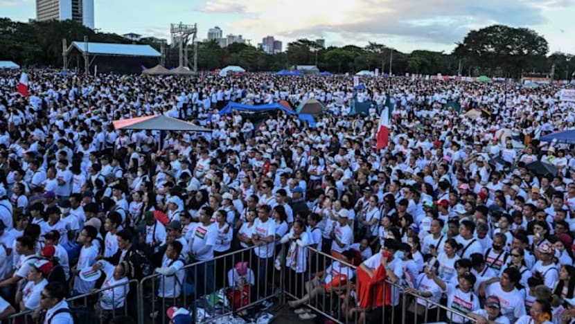 Lebih 200,000 berhimpun di Manila pada hari kedua tunjuk perasaan antirasuah
