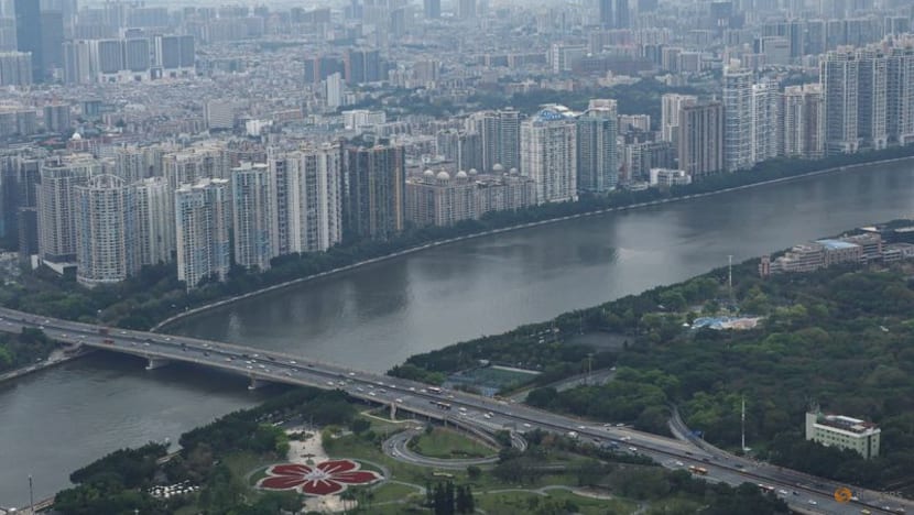Guangzhou property buyers, agents snag deals as city eases measures to boost flagging sector Guangzhou property buyers, agents snag deals as city eases measures to boost flagging sector