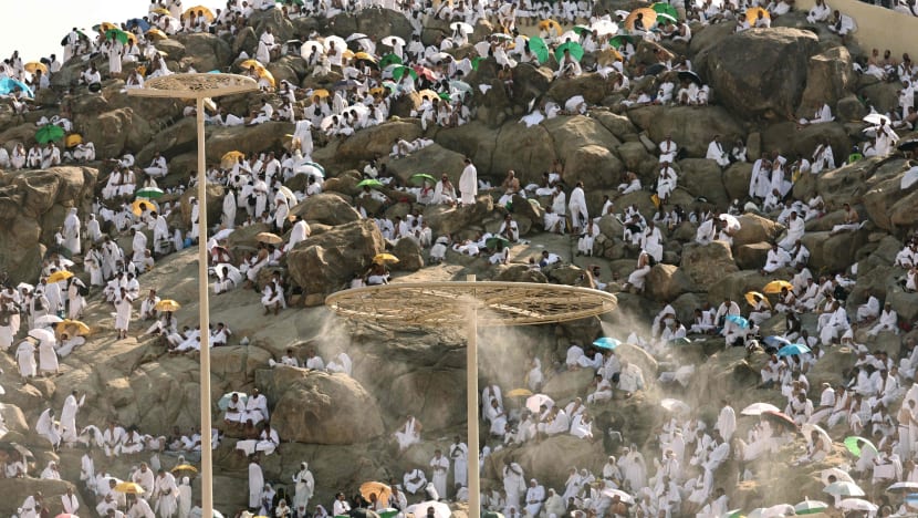analisisBERITA: Jemaah haji SG selamat tiba di Arafah untuk kemuncak ibadah Haji analisisBERITA: Jemaah haji SG selamat tiba di Arafah untuk kemuncak ibadah Haji