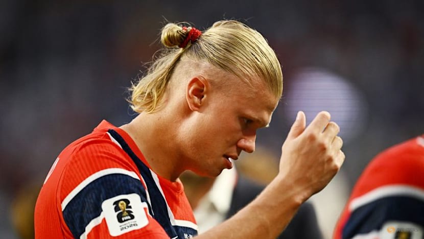 Norwegian Air wears BA's colours for a day after World Cup social media wager