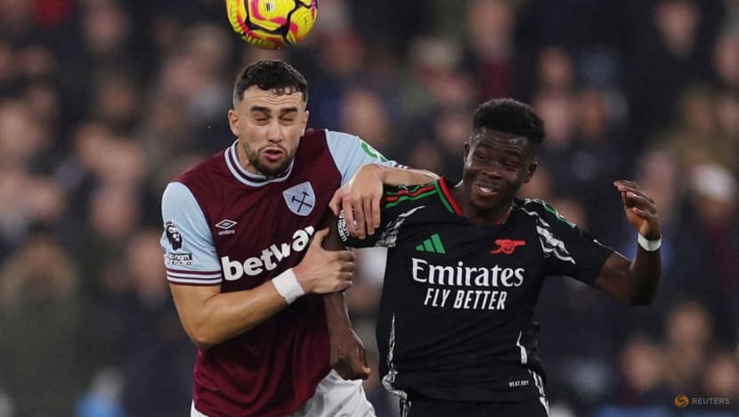 Arsenal thump West Ham to go second, Kluivert bags penalty hat-trick for Bournemouth Arsenal thump West Ham to go second, Kluivert bags penalty hat-trick for Bournemouth