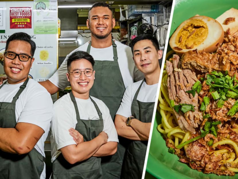 Long Queues At S’pore’s “1st Halal Hokkien Braised Duck Stall”; Chinese-Muslim Converts Who Haven’t Tasted Dish In Decades Among Customers