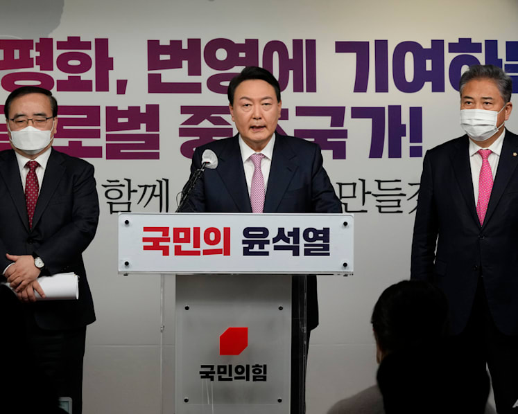 Commentary: Scandals plague frontrunners in South Korea's presidency race. Yet voters don't care