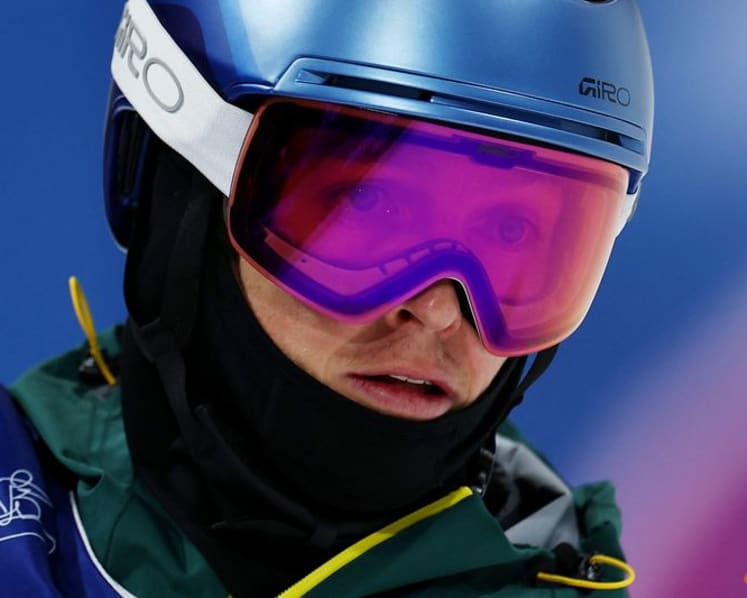 Snowboard-Australia's James storms into halfpipe final in bid for first gold