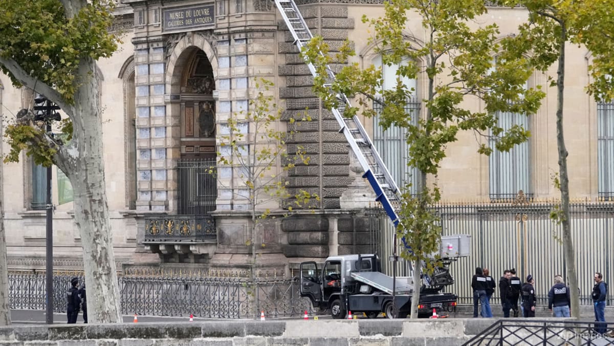 How a German freight lift became an unexpected social media star in the Louvre heist