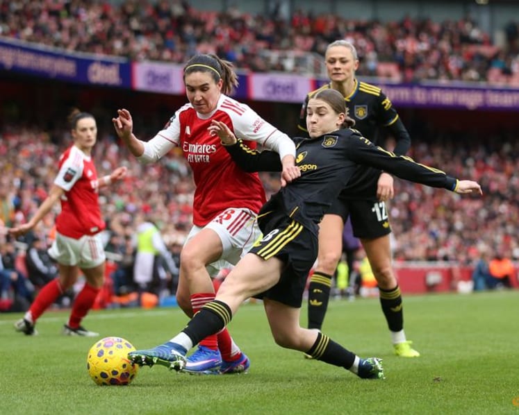 Arsenal fail to capitalise as Man United hold on for point in WSL
