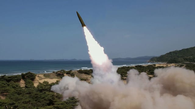 朝鲜证实试射战术弹道导弹 誓言增强核力量