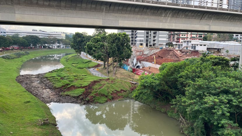 Lelaki cedera akibat tanah runtuh di tapak BTO Clementi Lelaki cedera akibat tanah runtuh di tapak BTO Clementi