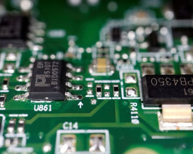 Sandisk, Western Digital drag on chip stocks as lofty expectations eclipse strong earnings