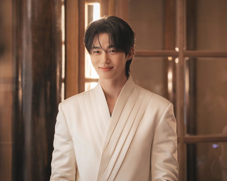 Who is Byeon Woo-seok, the model-turned-actor starring opposite IU in Perfect Crown?