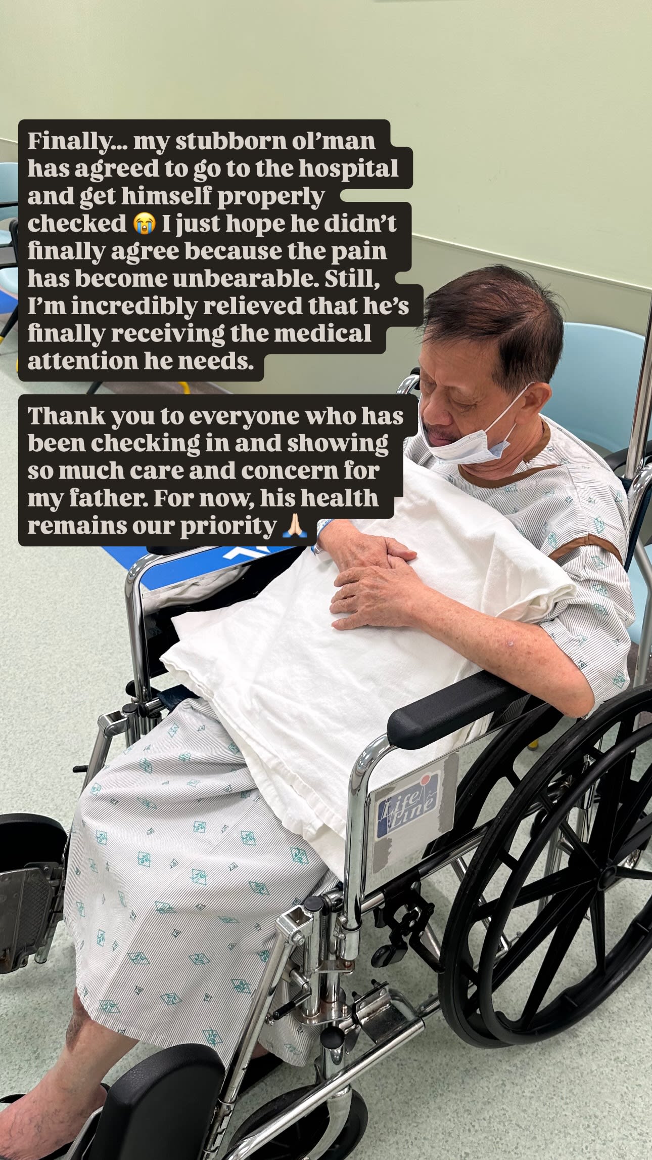 Elderly Bei-Ing Wanton Noodle Hawker Suffers Fractured Back After Being Shoved, But Will Return To Work Aug 21 Elderly Bei-Ing Wanton Noodle Hawker Suffers Fractured Back After Being Shoved, But Will Return To Work Aug 21