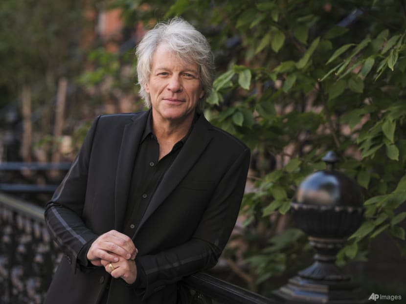 Jon Bon Jovi helps talk woman down from ledge on Nashville bridge Jon Bon Jovi helps talk woman down from ledge on Nashville bridge