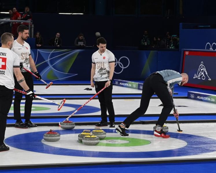 Curling-Switzerland thrash Norway 9-1 to win men's bronze medal