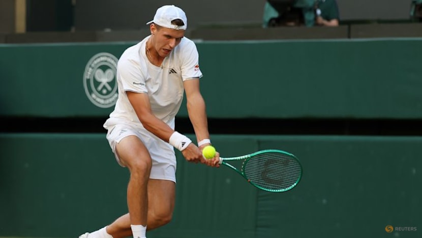 Fear is not a friend: Dimitrov banishes demons to stun Mensik