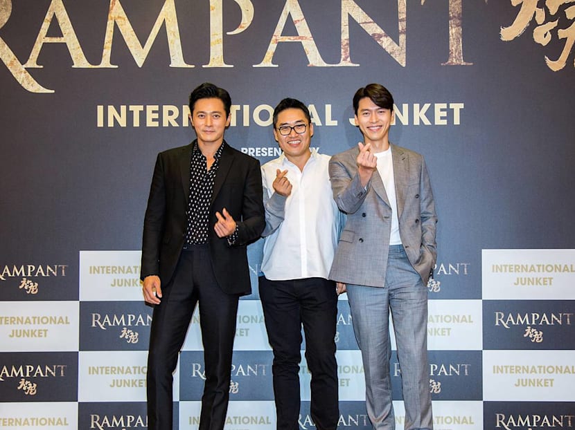 Real-Life Friends Jang Dong-Gun And Hyun Bin Have Tough Time Playing Foes In Zombie Flick &lsquo;Rampant&rsquo;