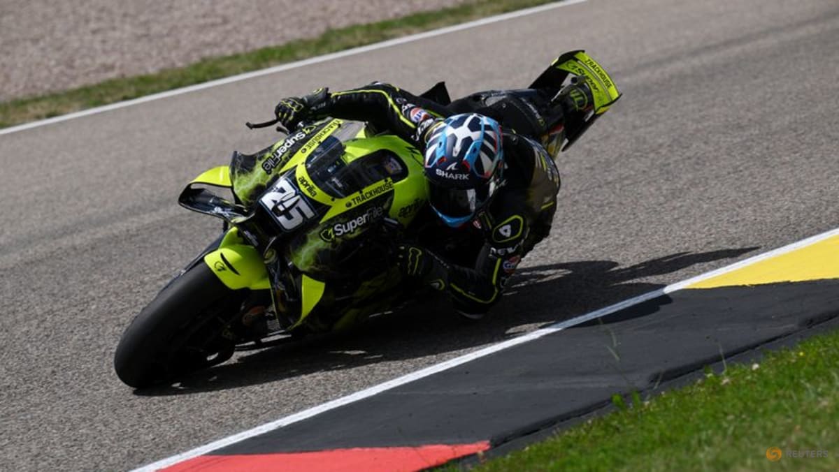 Fernandez secures dominant British MotoGP victory