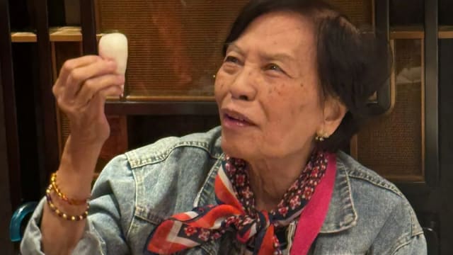 病痛不断健康大不如前，余慕莲提前庆祝88岁生日