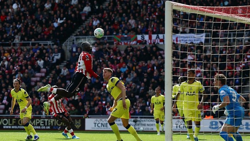 Sunderland's Brobbey deserved red for foul on Spurs' Romero, Premier League panel says