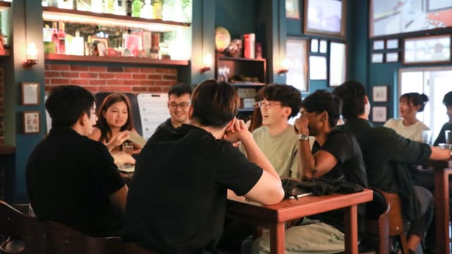 What spending hours with strangers, without my smartphone, revealed about facing discomfort