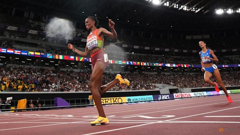 Kenya's Chebet wins 10,000m thriller for first world title