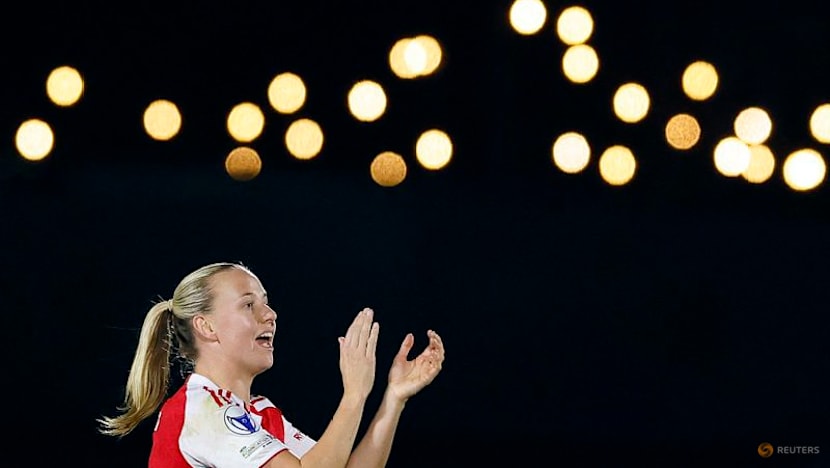 England forward Mead to leave Arsenal