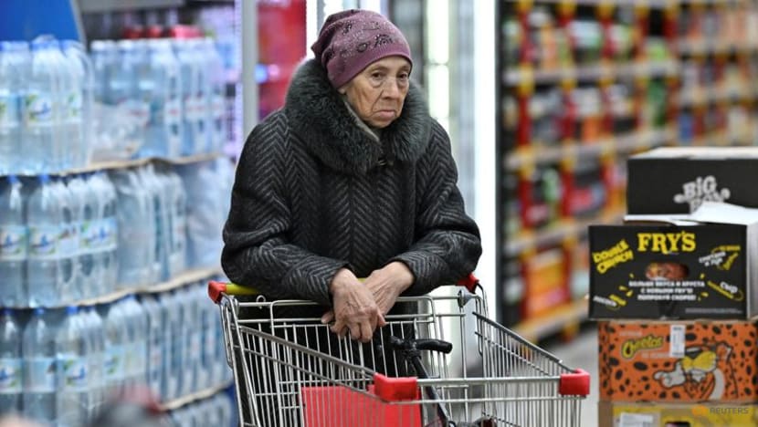 High food prices dampen festive spirits in Russia