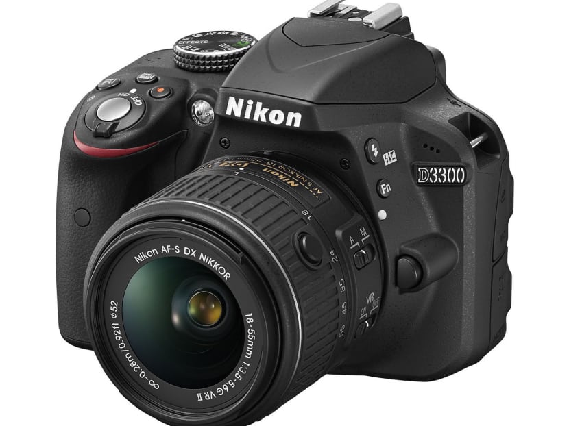 Nikon announces new DSLR with retractable kit lens