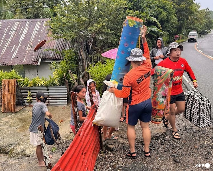Thousands evacuated as typhoon bears down on Philippines