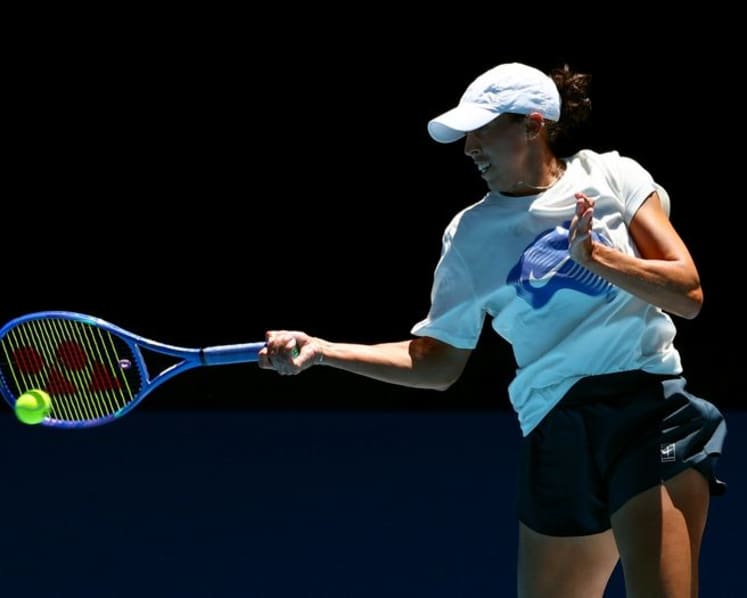 Defending champions Sinner and Keys on court, Fritz tests knee