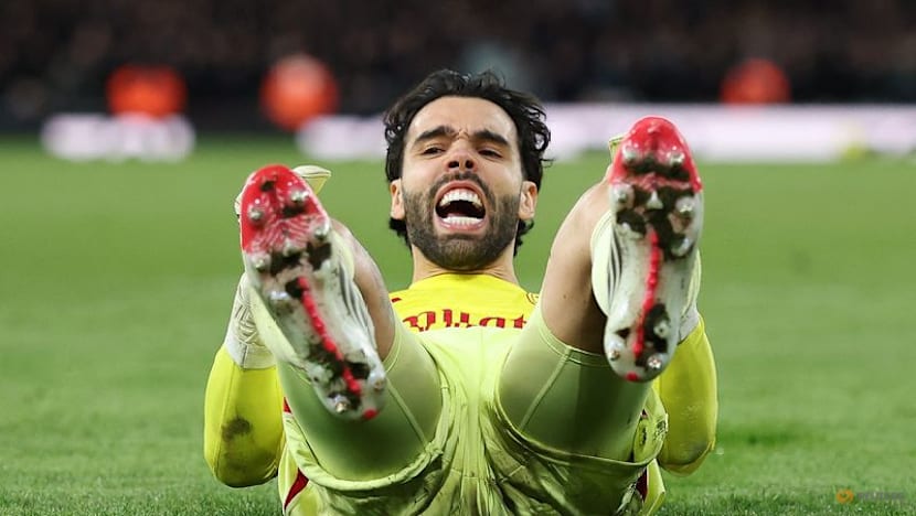 Timber header earns Arsenal crucial win over Chelsea