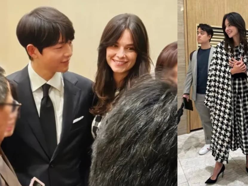 Song Joong Ki and wife Katy Louise Saunders are picture perfect at his younger sister’s wedding