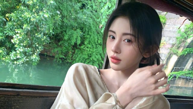 中国女星鞠婧祎疑似“被续约”　本人发2个问号回应！