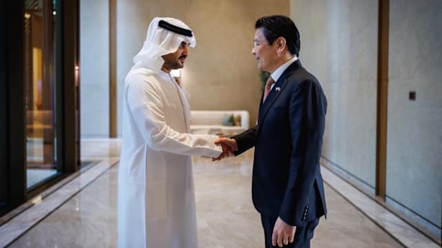 黄总理会晤阿联酋副总理 探讨加强金融与经济合作