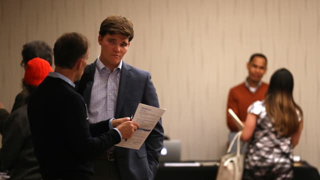 美国劳动市场和通胀持续降温